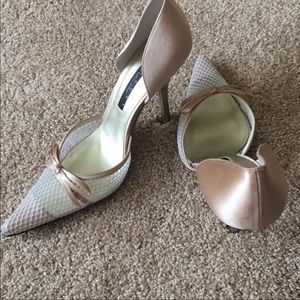 Laundry by shelli Segal Heels